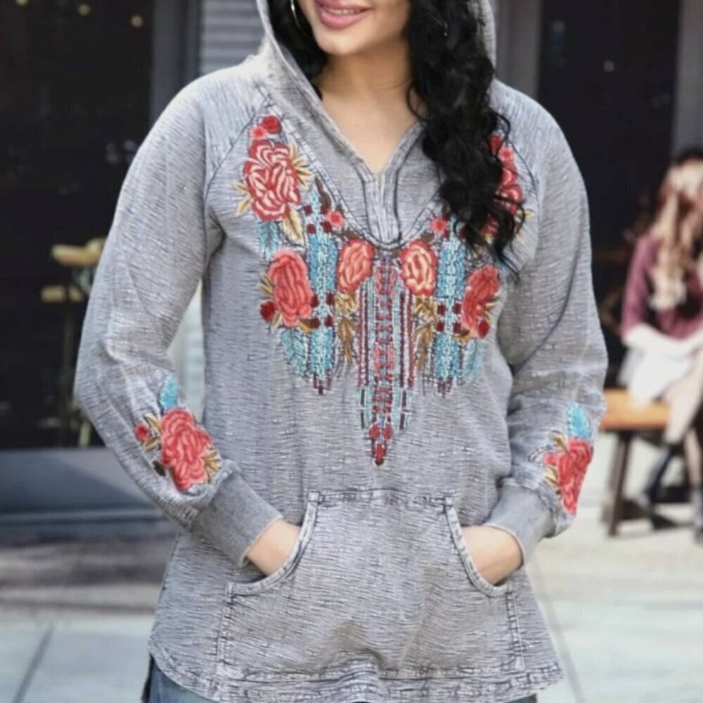 Avani Del Amour Women's Cotton Embroidered Pullover Hoodie - S